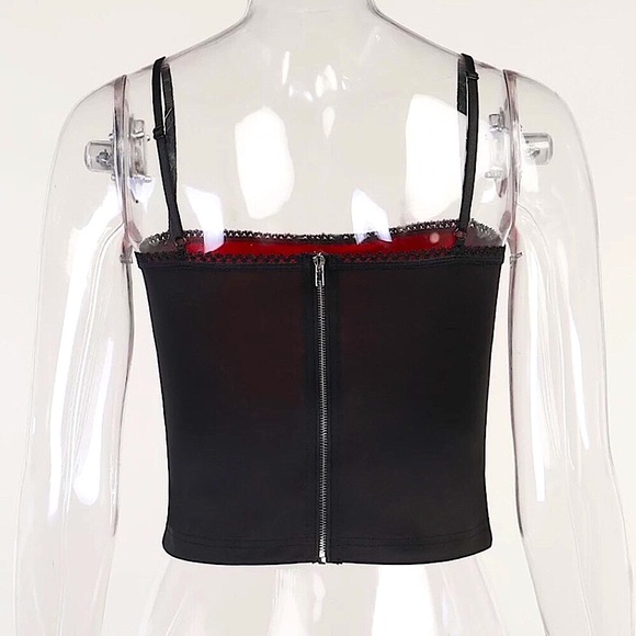 Red spider web🕸🕷 tank top - Picture 9 of 16